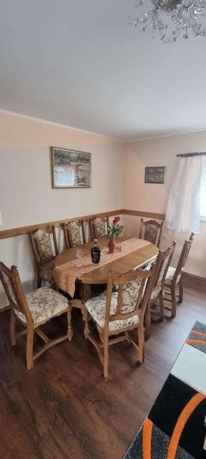 Kod Slaveka Apartment Kostanjevac ภายนอก รูปภาพ