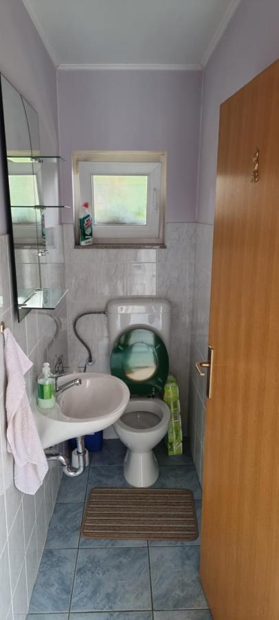 Kod Slaveka Apartment Kostanjevac ภายนอก รูปภาพ