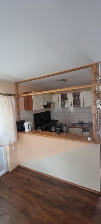 Kod Slaveka Apartment Kostanjevac ภายนอก รูปภาพ