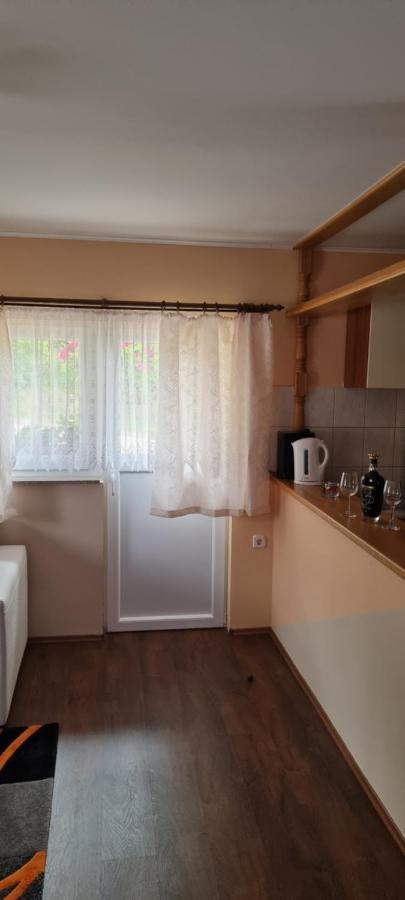 Kod Slaveka Apartment Kostanjevac ภายนอก รูปภาพ